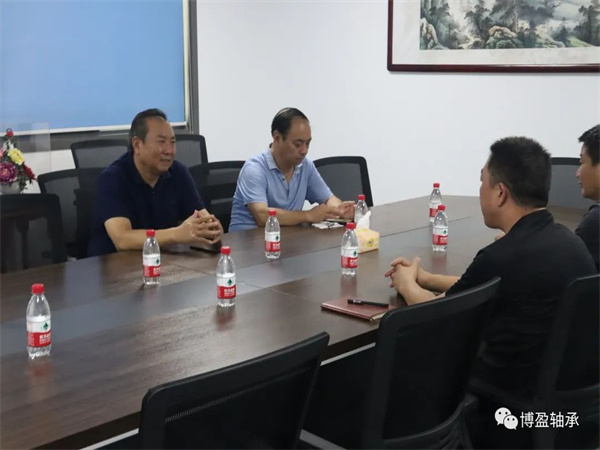 縣政協主席 王定澤同志 到我司進行調研工作 縣政協主席 王定澤同志 到我司進行調研工作